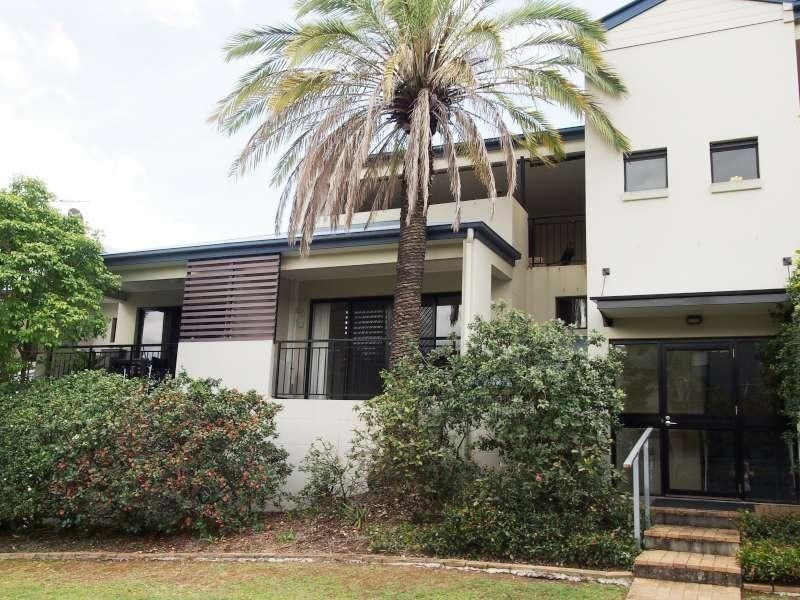 4/157 Riding Road, Balmoral QLD 4171