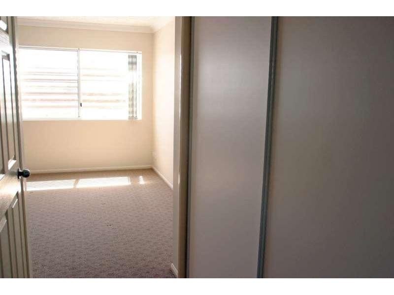 10/78-80 Berrima Street, Wynnum QLD 4178