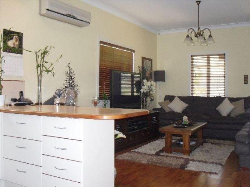 15 Pitney Street, Camp Hill QLD 4152