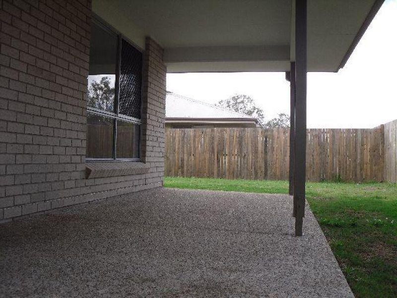 28 Stoneleigh Way, Holmview QLD 4207