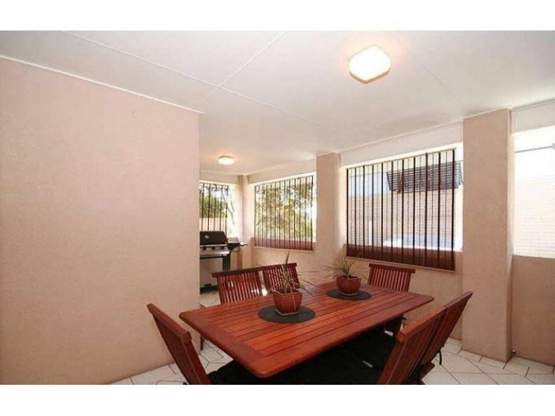 9/15 Cardross Street, Yeerongpilly QLD 4105