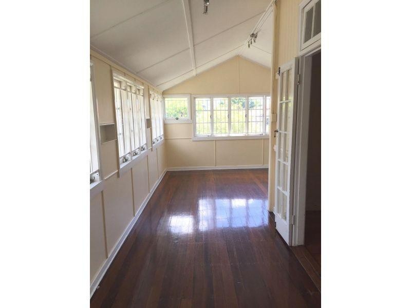 99 Chester Road, Annerley QLD 4103