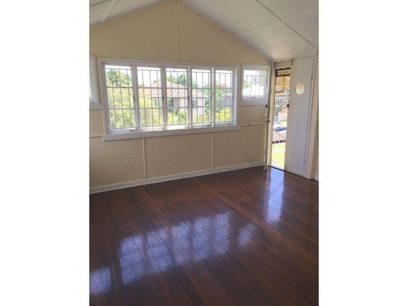 99 Chester Road, Annerley QLD 4103