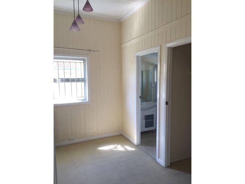 99 Chester Road, Annerley QLD 4103