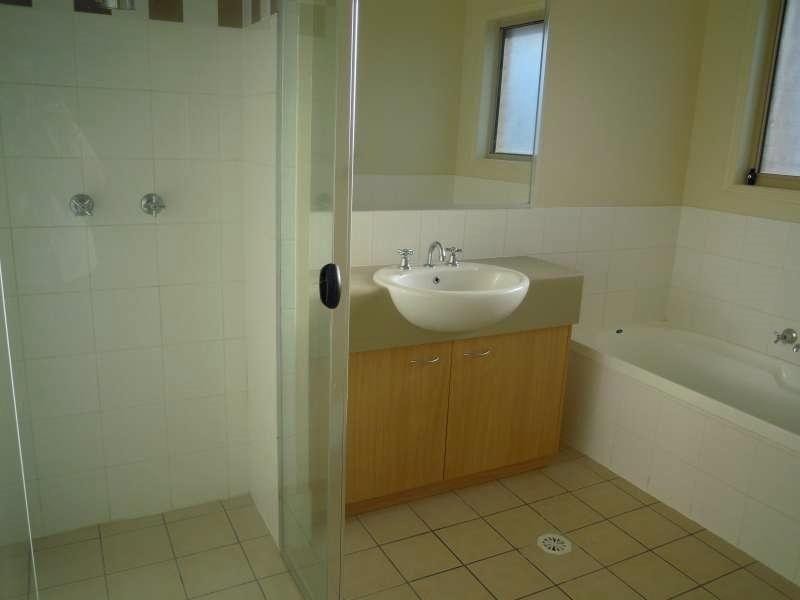 15 Rachel Drive, Crestmead QLD 4132