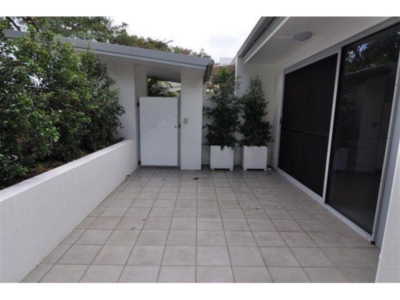 2/14 Manning Street, Milton QLD 4064