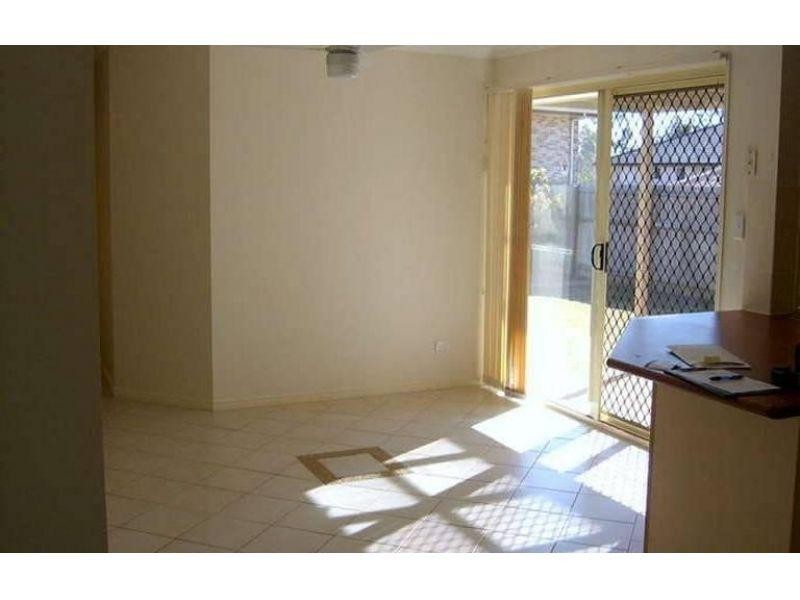 102 Watarrka Drive, Parkinson QLD 4115