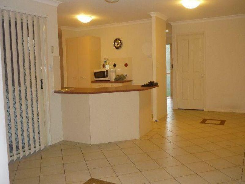 102 Watarrka Drive, Parkinson QLD 4115