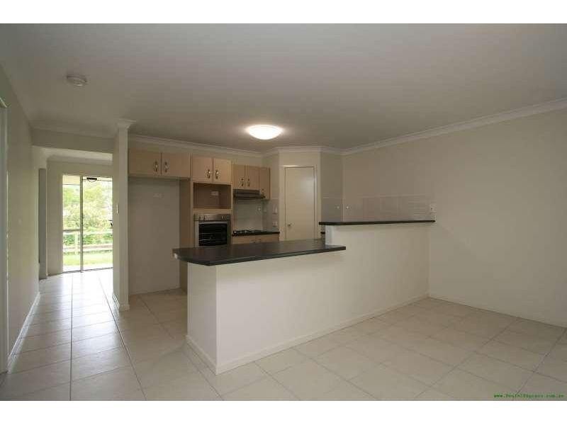 8 Clive Road, Birkdale QLD 4159