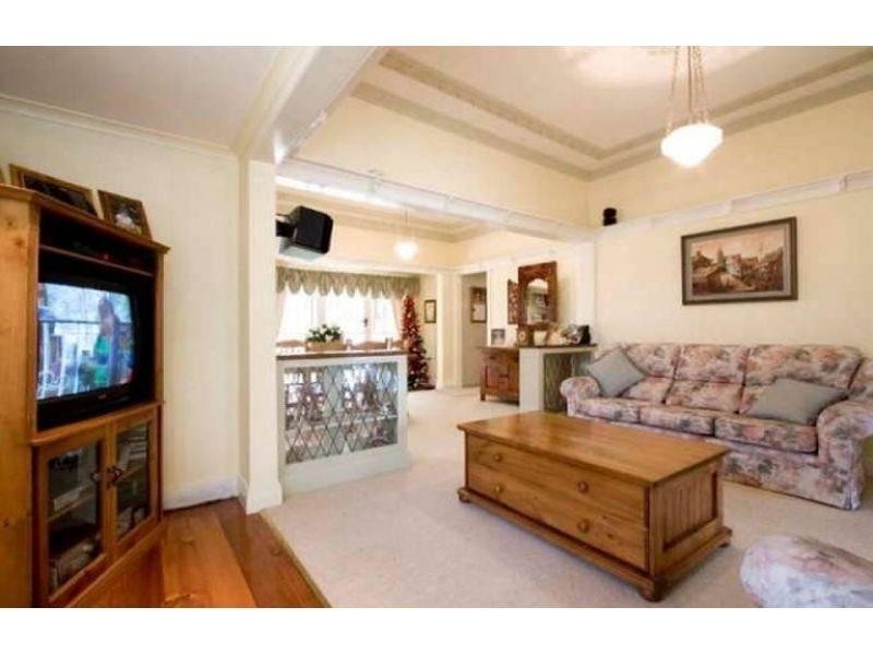 12 Cyril Street, Camp Hill QLD 4152