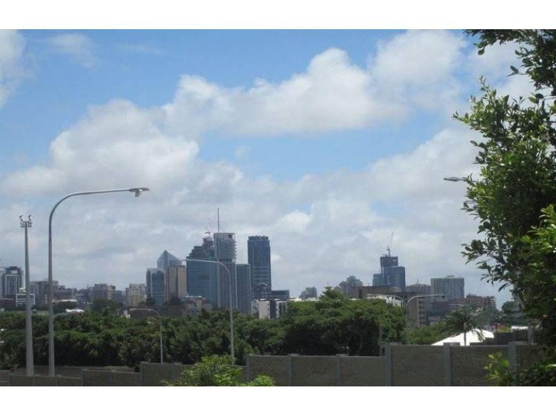 4/25 Reis Street, Woolloongabba QLD 4102