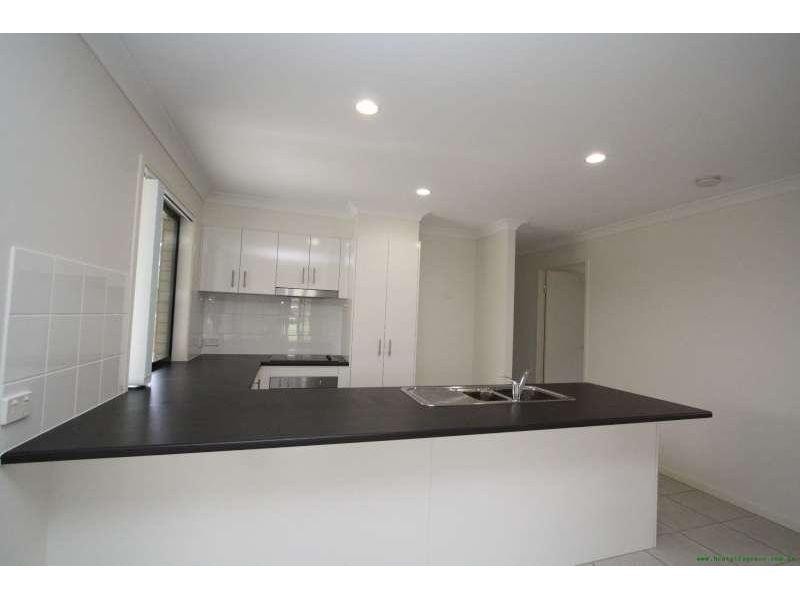 37 Fourth Avenue, Marsden QLD 4132