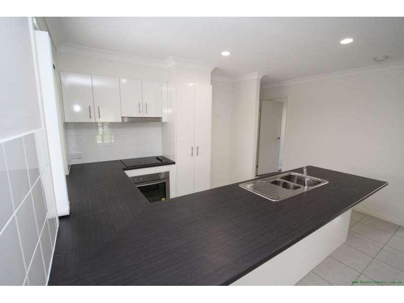 37 Fourth Avenue, Marsden QLD 4132