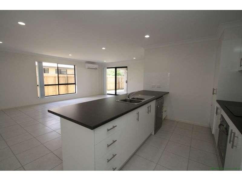 35 Fourth Avenue, Marsden QLD 4132