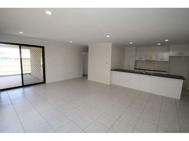 35 Fourth Avenue, Marsden QLD 4132