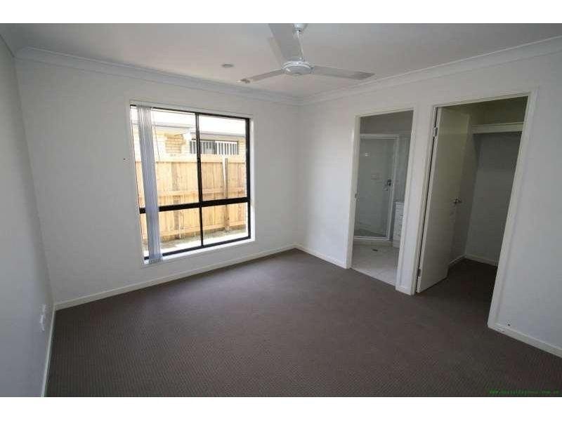 35 Fourth Avenue, Marsden QLD 4132