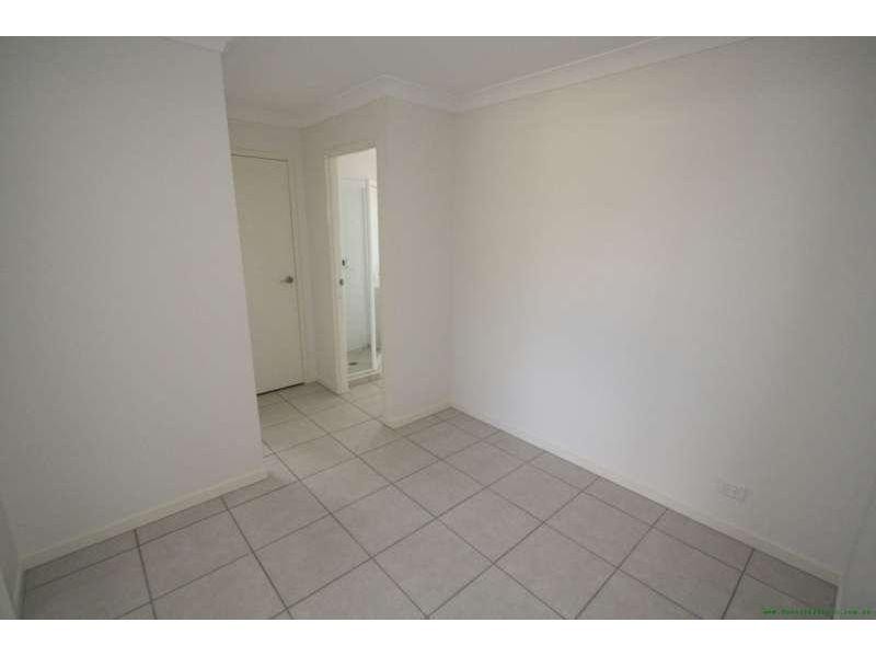 35 Fourth Avenue, Marsden QLD 4132