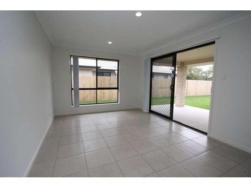 33 Fourth Avenue, Marsden QLD 4132