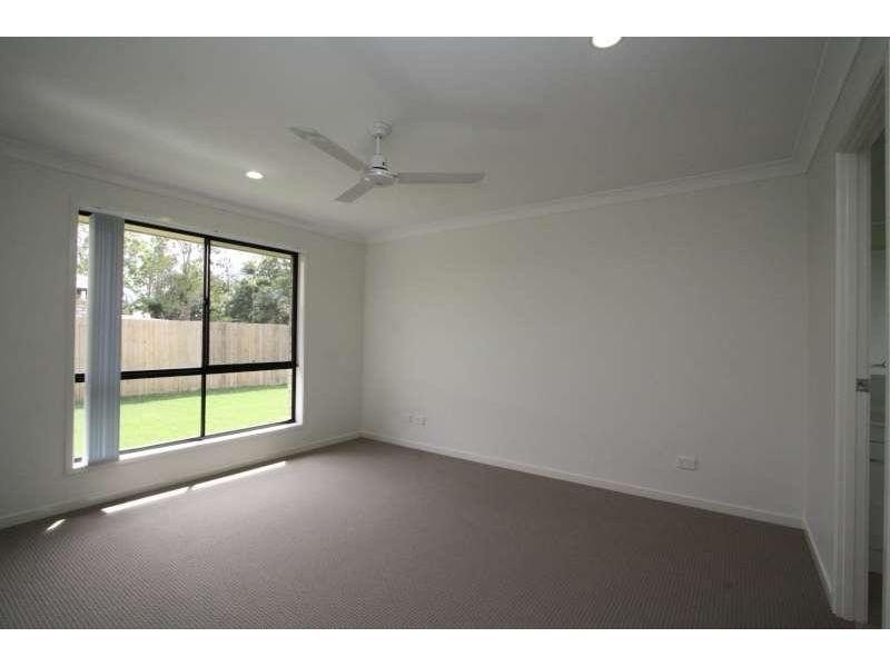 33 Fourth Avenue, Marsden QLD 4132