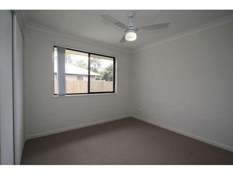 33 Fourth Avenue, Marsden QLD 4132
