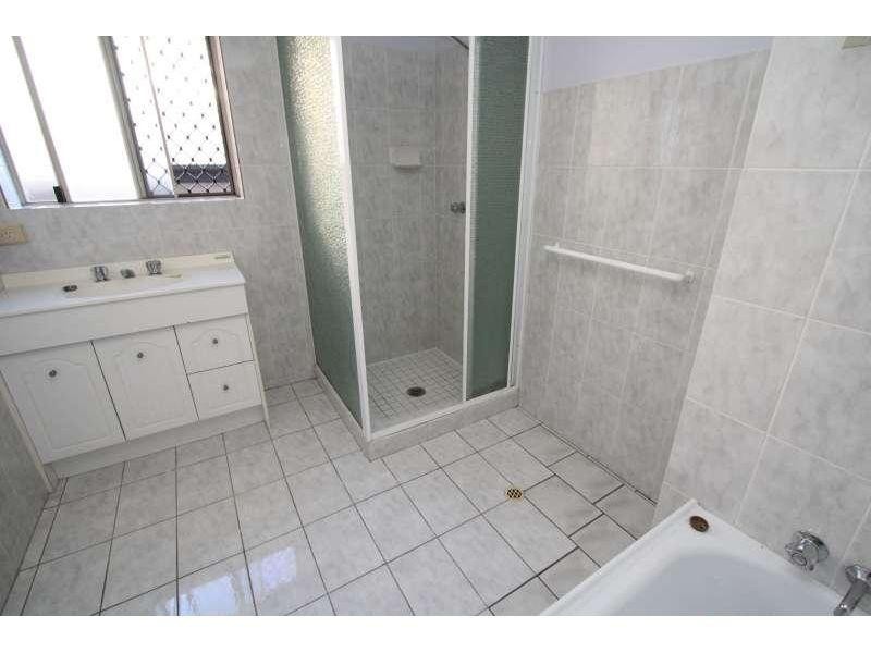 4/19 Burlington Street, Holland Park QLD 4121