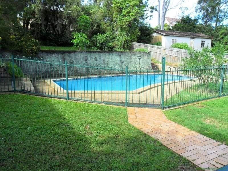 28 Sirius Street, Coorparoo QLD 4151