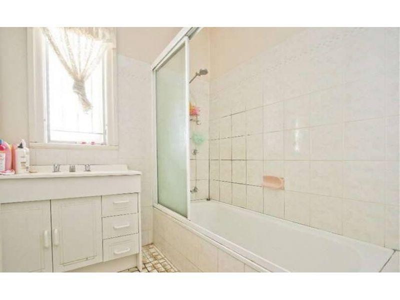 65 Chaucer Street, Moorooka QLD 4105