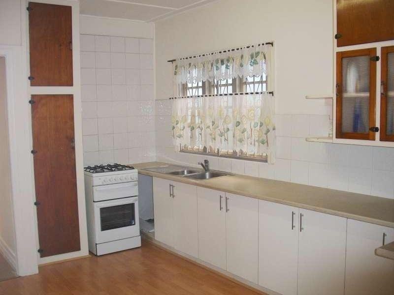 65 Chaucer Street, Moorooka QLD 4105