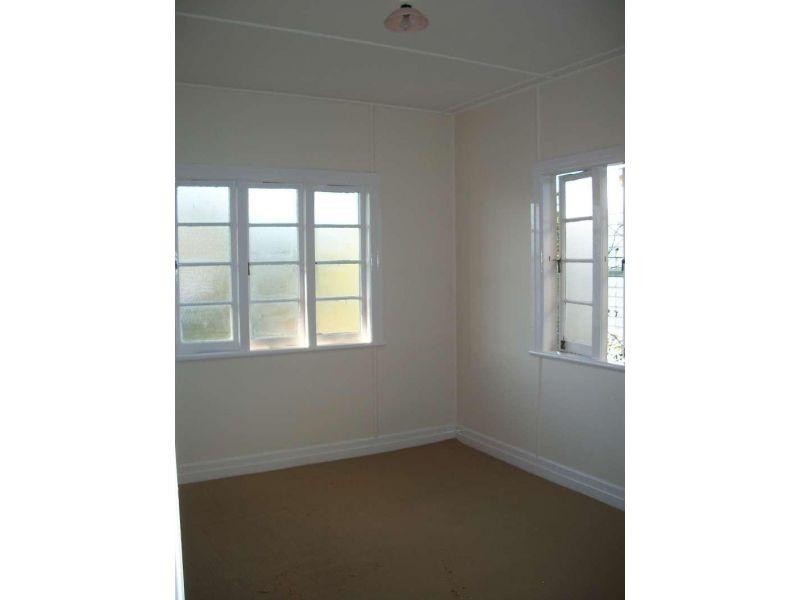 65 Chaucer Street, Moorooka QLD 4105