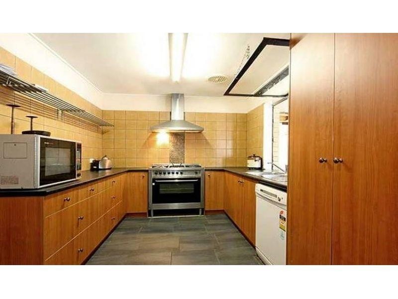 404 Nursery Road, Holland Park QLD 4121