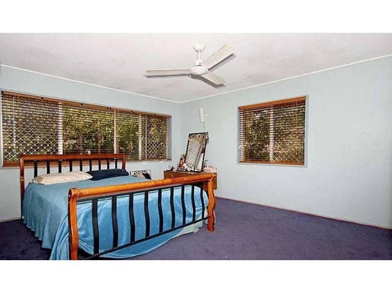 404 Nursery Road, Holland Park QLD 4121