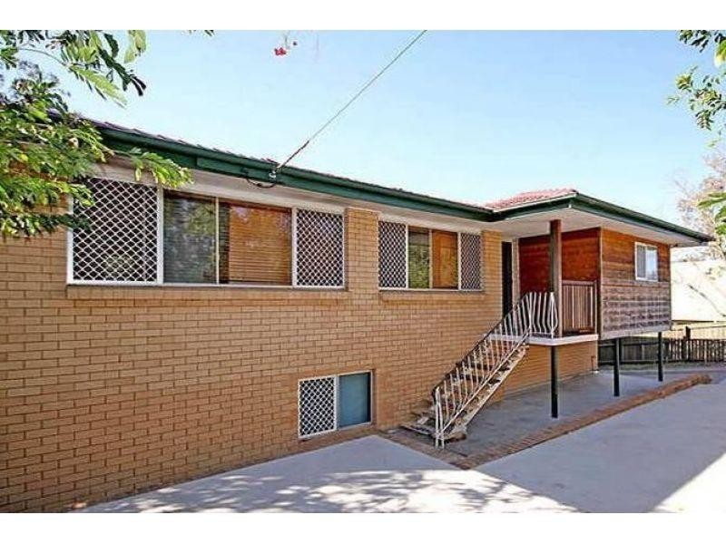 404 Nursery Road, Holland Park QLD 4121