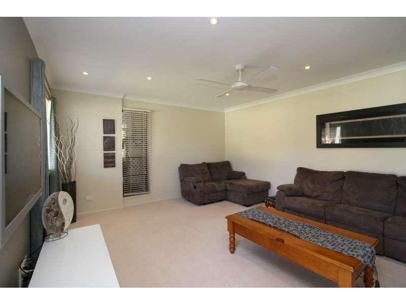 74 Monash Rd, Tarragindi QLD 4121