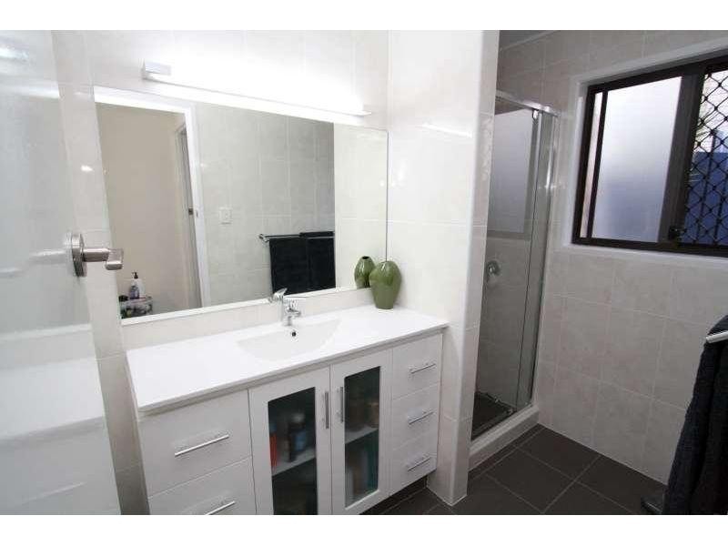 74 Monash Road, Tarragindi QLD 4121