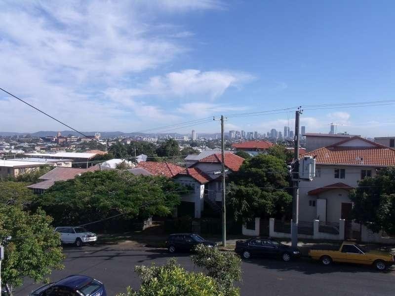 8/223 Cavendish Road, Coorparoo QLD 4151