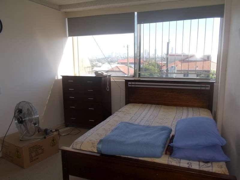 8/223 Cavendish Road, Coorparoo QLD 4151