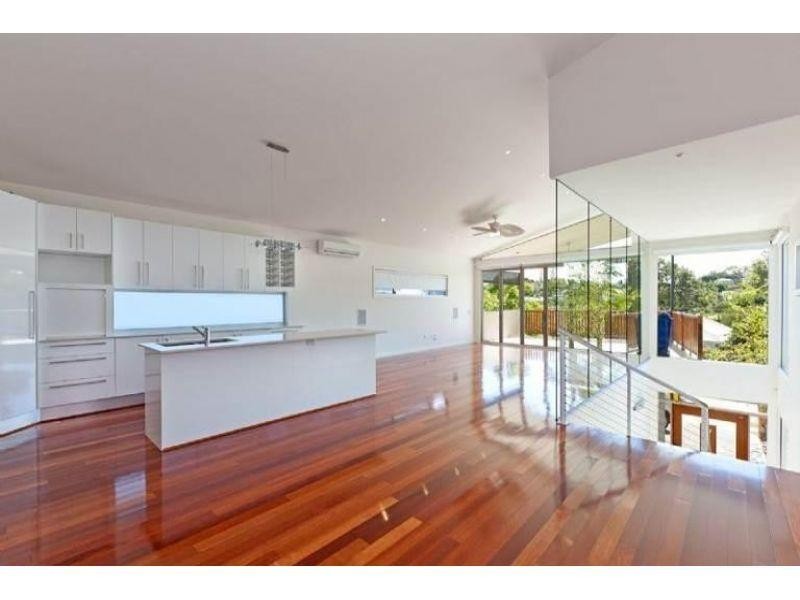 @ Macrossan Avenue, Norman Park QLD 4170