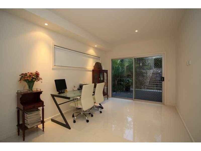 @ Macrossan Avenue, Norman Park QLD 4170