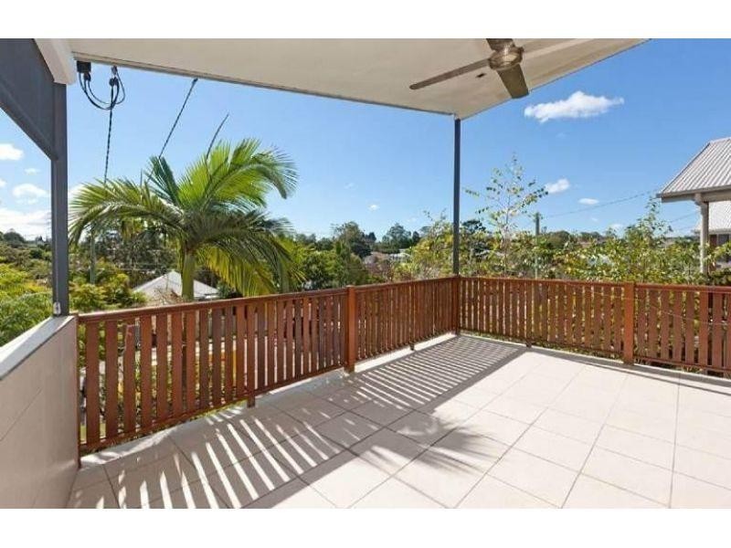 @ Macrossan Avenue, Norman Park QLD 4170