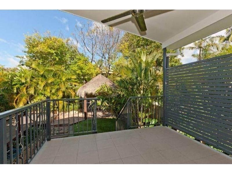 @ Macrossan Avenue, Norman Park QLD 4170