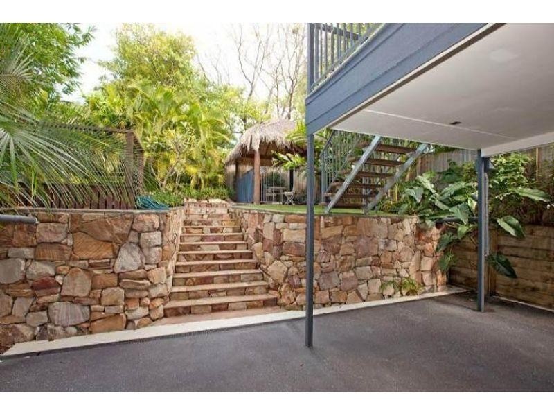 @ Macrossan Avenue, Norman Park QLD 4170