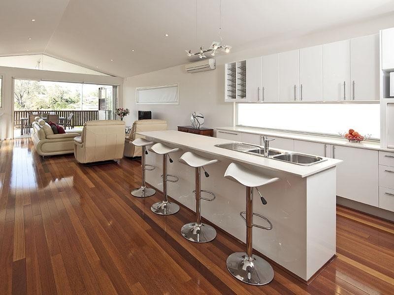 153 Macrossan Avenue, Norman Park QLD 4170