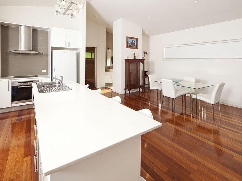 153 Macrossan Avenue, Norman Park QLD 4170