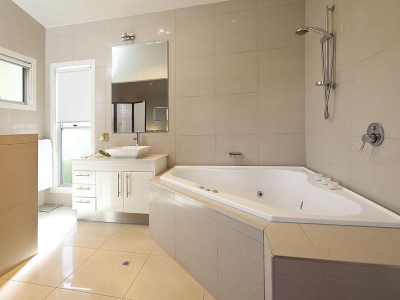 153 Macrossan Avenue, Norman Park QLD 4170