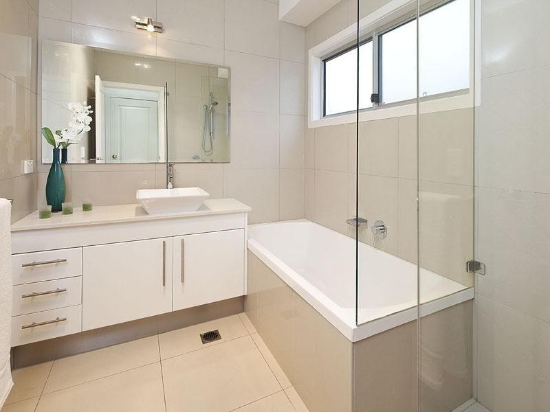 153 Macrossan Avenue, Norman Park QLD 4170