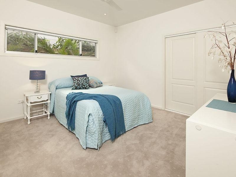 153 Macrossan Avenue, Norman Park QLD 4170