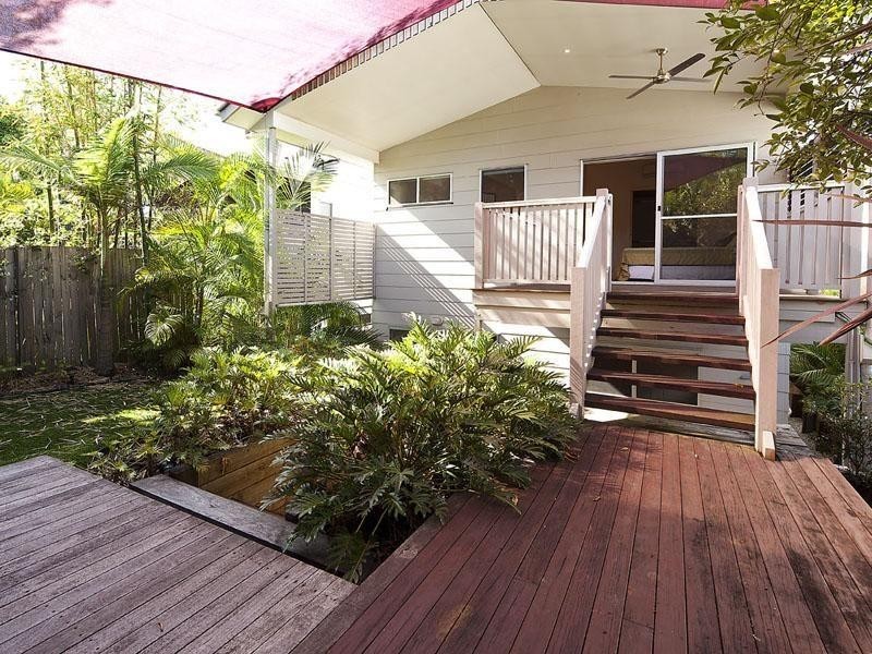 153 Macrossan Avenue, Norman Park QLD 4170