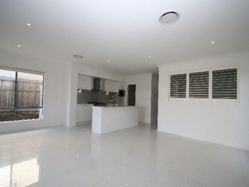 12 Wassell Street, Wynnum QLD 4178