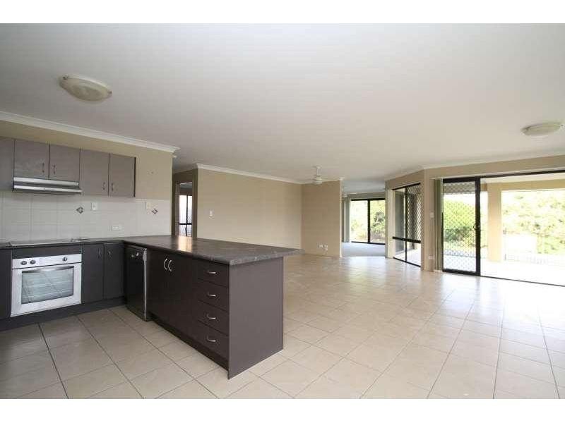 28 Habitat Drive, Redland Bay QLD 4165