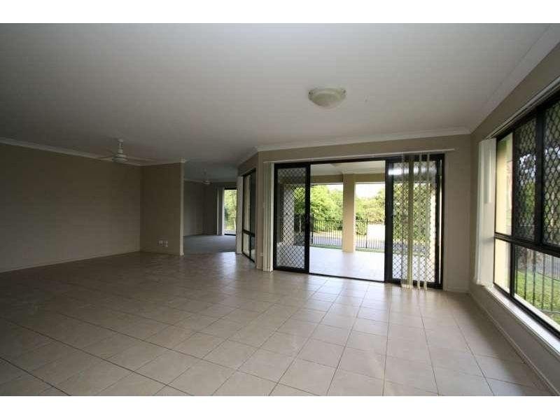 28 Habitat Drive, Redland Bay QLD 4165